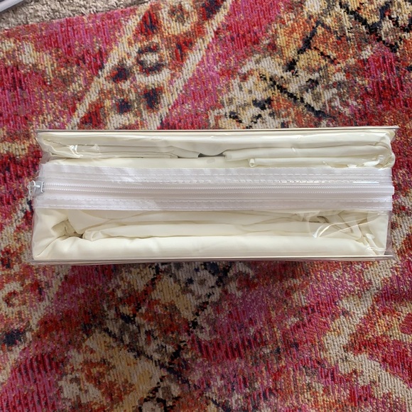 Mezzati Wrinkle Resistant Luxury Linens Bed Sheet Set Ivory California King - Picture 6 of 7